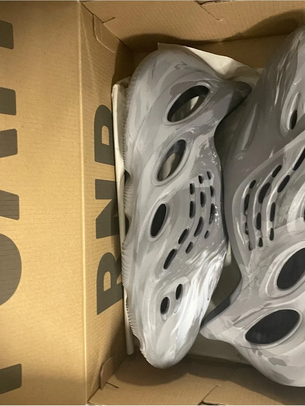 Yeezy Foam Runners in Grey Marble size 9 men’s